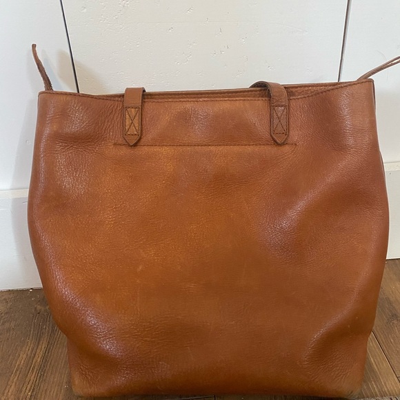 Madewell Transport Leather Tote - Picture 2 of 6